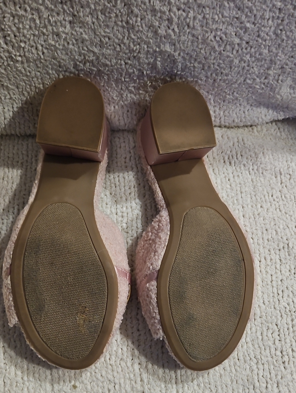 Juicy Couture Pink Fuzzy Slide Sandals with Gold Chain Accent 7.5 - Picture 3 of 4